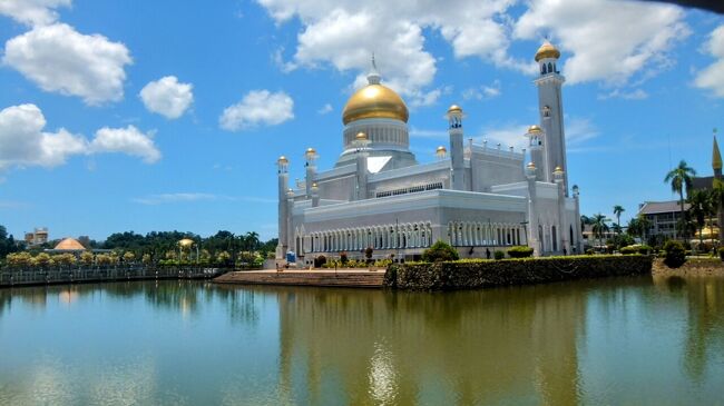 これだけ　見れば<br />今日は　良いわ ～        （笑）<br /><br />表通りに　　人が　誰も　　いないよ ～<br /><br />https://youtube.com/shorts/fRjPM9n5WZs?si=mcbgN0-BA7k3CSIF