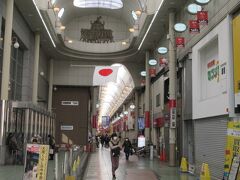 大阪くらしの今昔館の観光を終わって天神橋商店街にきました。ここは天六で大阪天満宮を目指します。