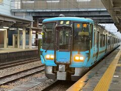 　金沢行き電車に乗ります。

　石動駅7:59　→　金沢駅8:24（426M）

　ＩＲいしかわ鉄道車両4両編成でした。
　金沢へ向かう通勤通学客で混雑してきました。立っていきます。