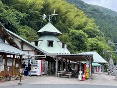 途中の道の駅「633美の里」（むささびのさと）へ寄りました。

道の駅の由来はあの「ムササビ」かと思ったら
「この道の駅は国道194号と国道439号が交わる場所にあることから、この２つの数字を足した「633」に、自然の美しさを表す「美」をつけて「633美の里」と名付けました（道の駅由来から抜粋）」とのこと。

ムササビもいるようですけどね。