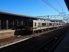 下今市駅で階段を上って東武日光行きに乗り換えます