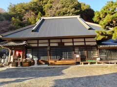 足助の古い街並みの中のある普光寺。

