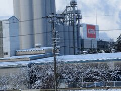キリンの中でも 全国で3番目の規模を誇る
「キリンビール滋賀工場」

ここで造られたビールは 関西圏を中心に
出荷されるとのこと
　