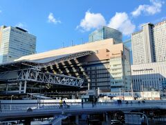 大阪南港のフェリー発（17:00）まで時間があるので、大阪駅周辺をブラブラしました。