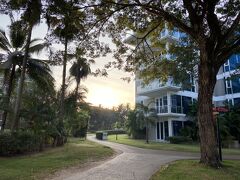 長男と夫は再び寝てしまったが、私と次男は眠れず…
部屋でやることもないので、散歩しつつ、朝ごはんへ。