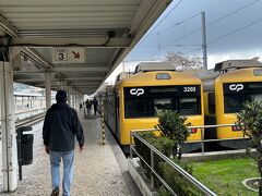 16:00
リスボンへは、シントラとは別ルートから帰ることにして、カスカイス駅到着。