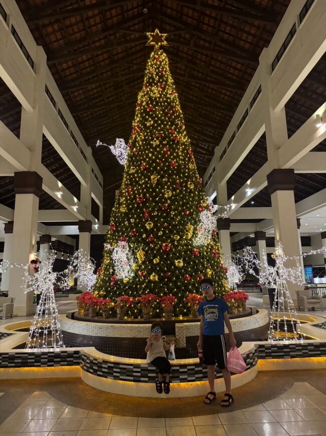 もっと街歩きもあるしたかったけれど子連れなので、夕飯済ませてコンビニでお水とお菓子を買ってホテルに戻りました。<br /><br />暑くてナイトプールに入りたいと言ってたけど、７時終了で既に入れず…お部屋でマンゴーと大きなお風呂を楽しもう！