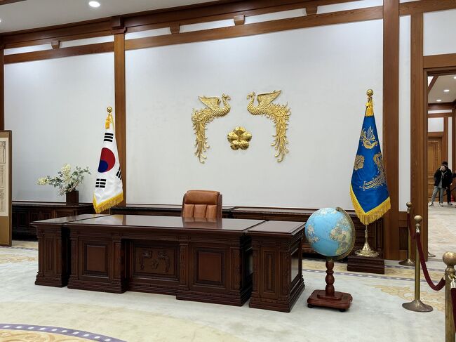 大統領執務室<br /><br />近くで撮りすぎてこれではフロアの広さがわからない…