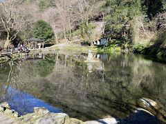 真名井の滝の上にある、おのころの池です。

神話では池の中央の島が神々が最初に作った島だと言われています。
