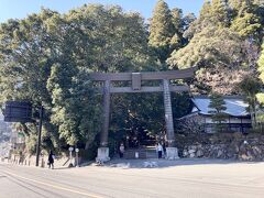 高千穂神社に参拝に行きます。

