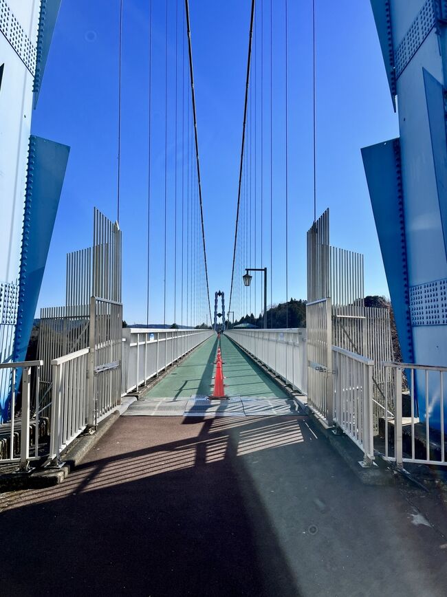 橋を渡って戻ります。