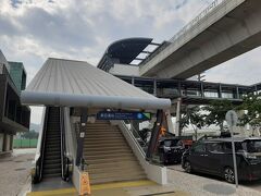 マカオLRTの「Jogos Da Ásia Oriental」駅。
漢字にすると「東亞運站」。

こちらもコロナの直前にできたものです。
空港やタイパフェリーターミナルから、WYNN／リスボア／スタジオシティ／ギャラクシーのあたりを通って媽閣までを結んでいます。

なぜ、タイパ・ストリップを通さないｗ
何度か乗りましたが、不便なので常時空いていました。