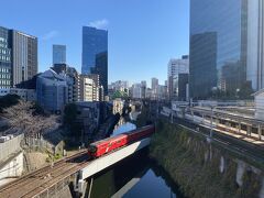 参拝後、聖橋で好きな景色を。