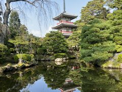 「輪王寺」庭園と三重塔