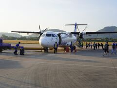 17:20ルアンパバーン国際空港発のラオス国営航空でハノイへ移動、夕日がキレイでした。