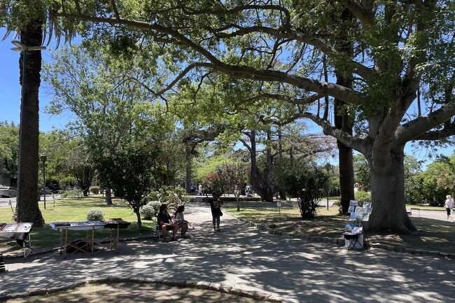 バスターミナルへ向かいます。中央広場を通過。