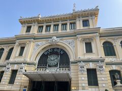 少しホーチミンを観光
世界で最も美しいとまで言われるサイゴン中央郵便局
19世紀末フランス当時時代に建てられています
