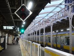 　東京駅から山手線、総武線を乗り継ぎ、浅草橋の宿舎に到着。一休みして、総武線で夕食の買い出しに出かけました。

