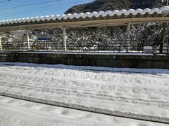 福井の敦賀からかなり長い
北陸トンネルを抜けると
雪がすごい事は多いですが
今年は12月の気温差激しすぎる(>_<)

見る分にはとっても綺麗
歩きたくはないけど(^^;)