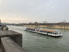 パリのセーヌ河岸