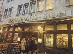 早めの夕食はBrauhaus Sion。