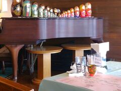 レストラン キエフ。
ロシア・ウクライナ料理店。
歌手・加藤登紀子さんのお父様が、満州から帰国後に東京に開店されたレストランの2号店なのだそう。
店名のキエフは、京都市とキエフ市（現表記：キーウ）が姉妹都市だったからだとか。