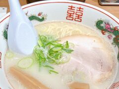 ハーフサイズのラーメンがいくつかあった旭川ラーメン「梅光軒」。
塩のハーフサイズをいただきました。
おいしかった！ハーフじゃなくても良かったかも。