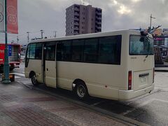 14:30　米沢駅

ワンコインタクシーで米沢駅に戻り、駅から本日の宿へ行く無料送迎バスに乗車。