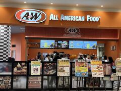 　ここが有名な、沖縄にしかないらしい、A&W 。ハンバーガーは、たまーに食べたくなります。まして沖縄にしかないなら。