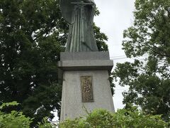 高山右近像　高槻の領主だったキリシタン大名です。