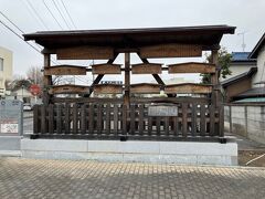 杉戸宿高札場跡。
平成28年に開宿400年を記念して復元したものなのだそうです。