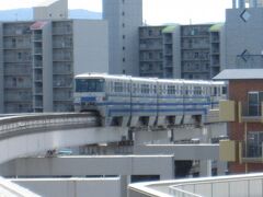 阪急京都線で南茨木駅まで出て、そこから大阪モノレールで大阪空港へ。