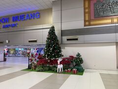 ドンムアン空港。
いつまでクリスマスなんだよ!?
このあたり、国によりけりですね。

この後、パタヤに一泊して帰国しました。