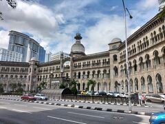 駅の向かいにはマレーシア鉄道本社。
こちらも立派な建物です。