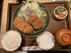 和幸のとんかつ定食！
ここの米と蜆の味噌汁、千切りキャベツは天津在住者のオアシス！