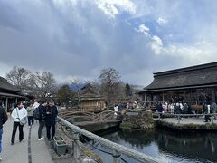 河口湖をあとにして、再び路線バスで忍野八海へ