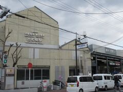 世界遺産「下鴨神社」へのアクセスは京阪電車が便利で最寄りの駅は「出町柳駅」になります。また京都市内の主要駅および地域からは路線バスが運行されていますのでご利用くださいね。
