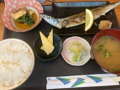翌日は新潟市内をうろうろ。
昼ご飯はいつもの古川鮮魚で平日限定のランチ。
今日はさんま。