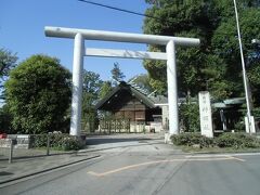 航空公園駅の南側にある所澤神明社。
説明板によると、大和武命が東夷征伐のおり、この地に立ち寄り天照大御神を祀り、勝利を祈願し平定を成就しました。

