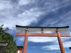青島神社を参拝します。
