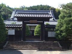 香山公園の横に洞春寺があります。
毛利元就の菩提寺で、立派なお寺です。