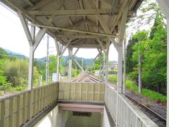 JR飯田線 三河大野駅
ここを下ると左に駅舎