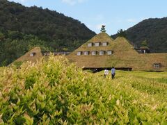 ラコリーナは、さっき食べた　和菓子のたねやとその向かいにあった洋菓子のクラブハリエが作った　テーマパークみたいなところでした。