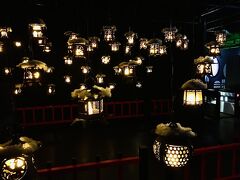 【 Art Aquarium Museum GINZA 】
https://artaquarium.jp

アートアクアリウム(1)　銀座万燈籠

17時前に銀座三越で待ち合わせて，M君の希望によりアートアクアリウムを観賞。
