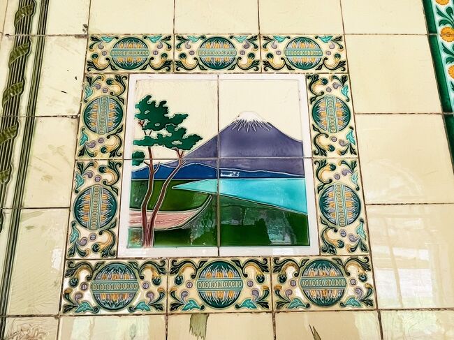 富士山のタイルもあるよ。<br /><br />タイルは日本、中国、イギリスから輸入されたそうです。