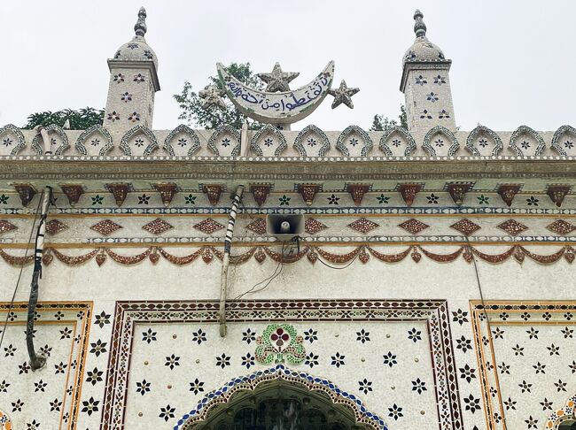 名前の通り、星が三日月と共に施されています。