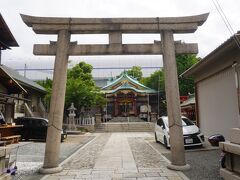 岩屋駅から、阪神久寿川駅へ移動して。
福應神社は、阪神久寿川駅から歩いて5分。
地元の古社にしては本殿の意匠とか少し勿体があるし、境内には詳しい説明書きも。