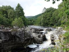 16:11　Invermoriston Falls 