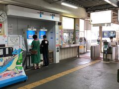 福島駅と飯坂温泉を結びます。