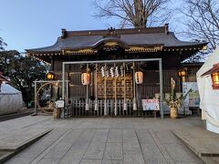 佐倉駅から佐倉城址公園へ向かいます。
途中、著名な神社「麻賀多神社」で参拝します。